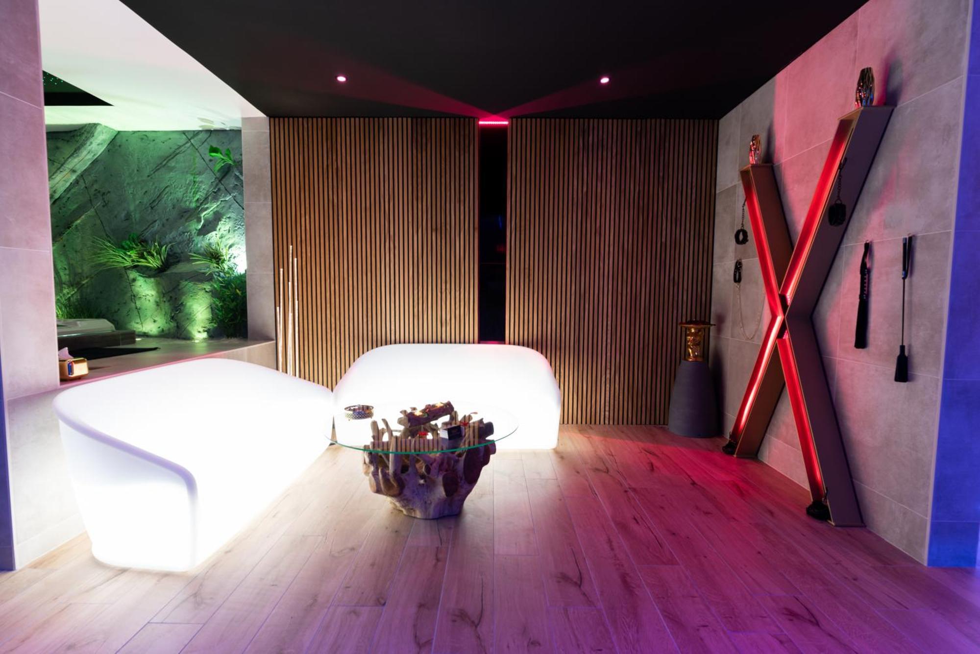 Les Secrets Rooms - Bonneval - Love Room - Spa Et Hammam Privatif Exteriör bild
