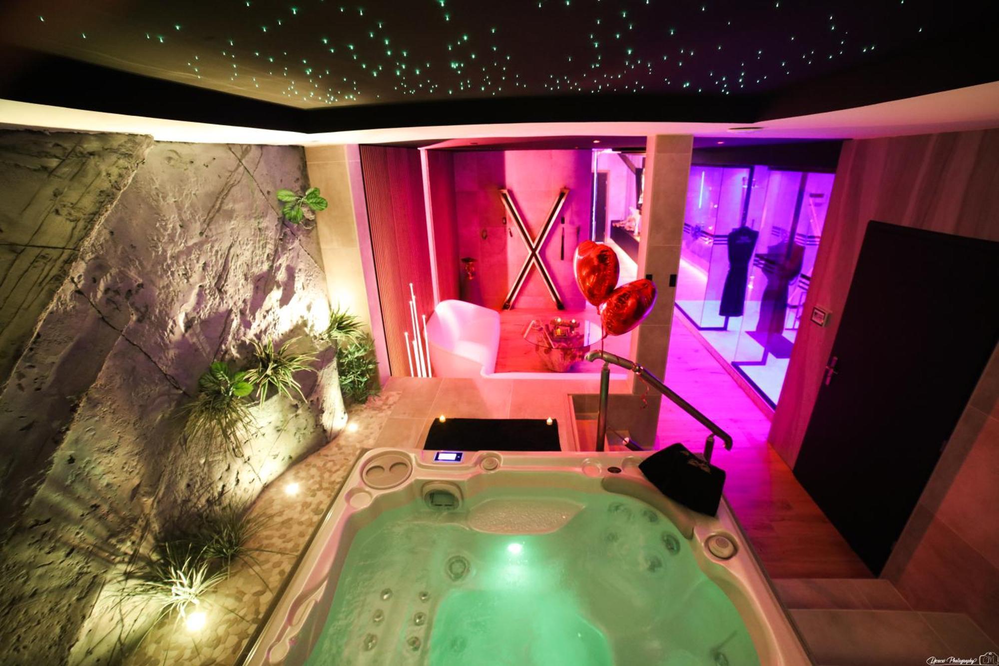 Les Secrets Rooms - Bonneval - Love Room - Spa Et Hammam Privatif Exteriör bild