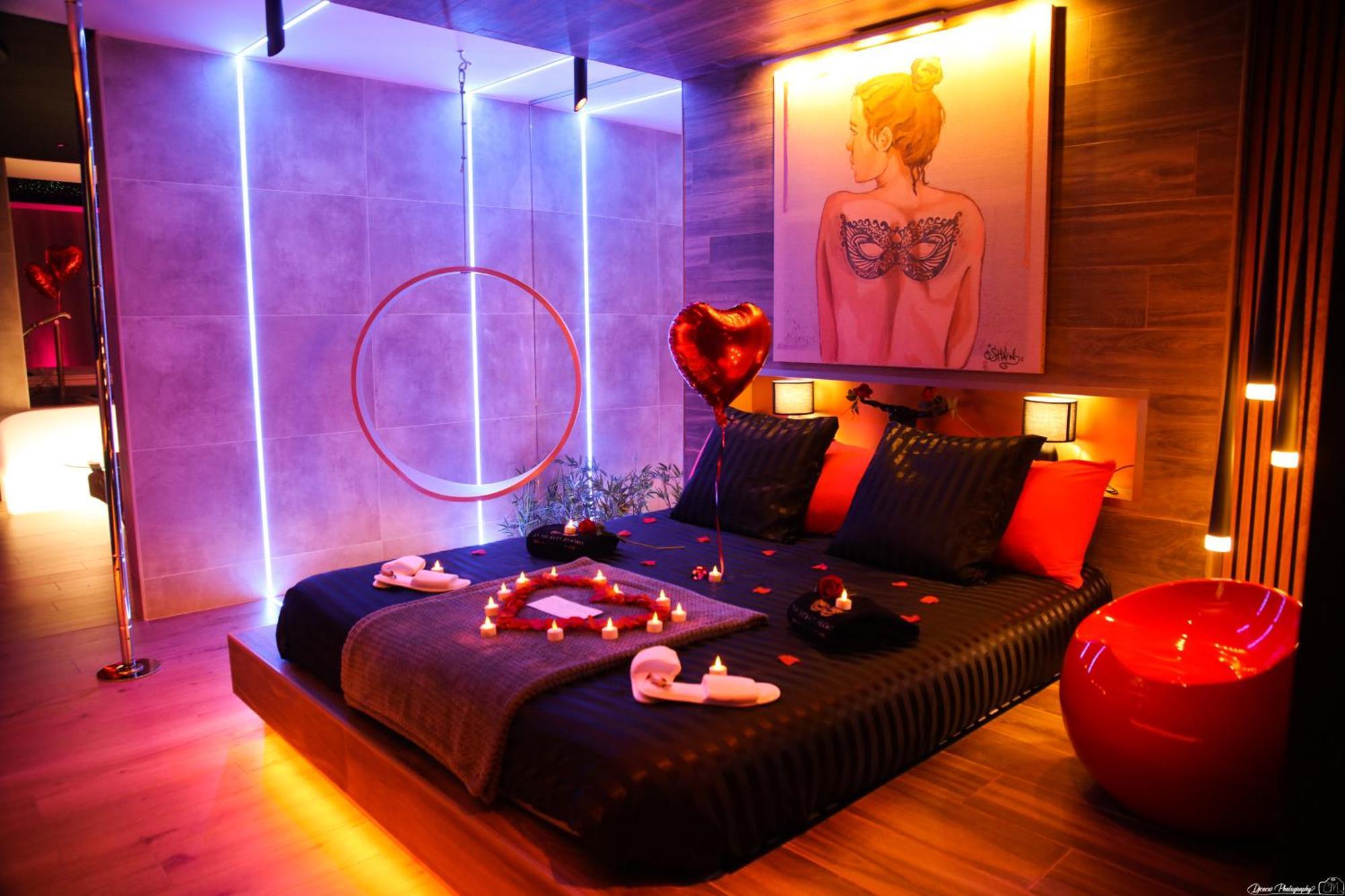 Les Secrets Rooms - Bonneval - Love Room - Spa Et Hammam Privatif Exteriör bild